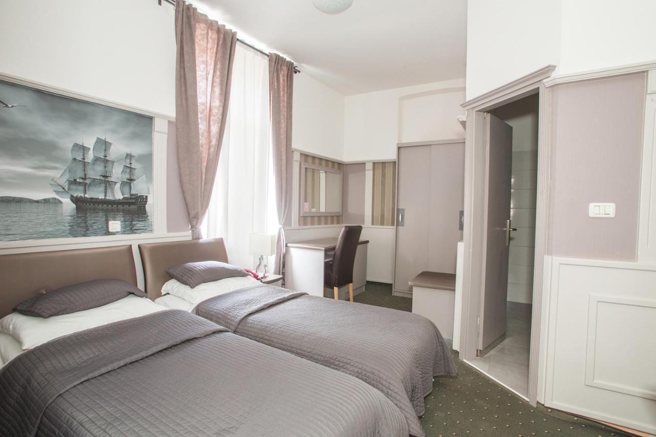 Hotel Galija Pula Eksteriør billede