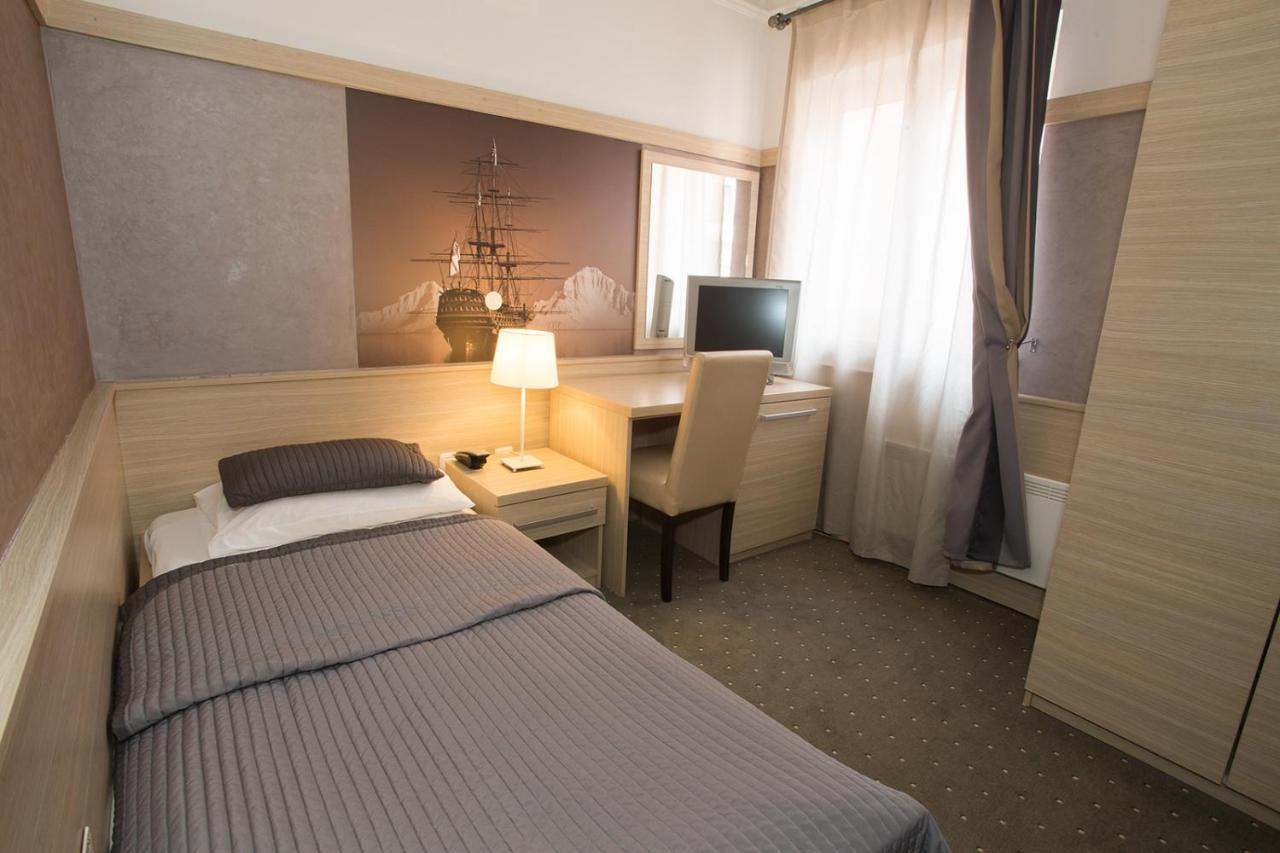Hotel Galija Pula Eksteriør billede