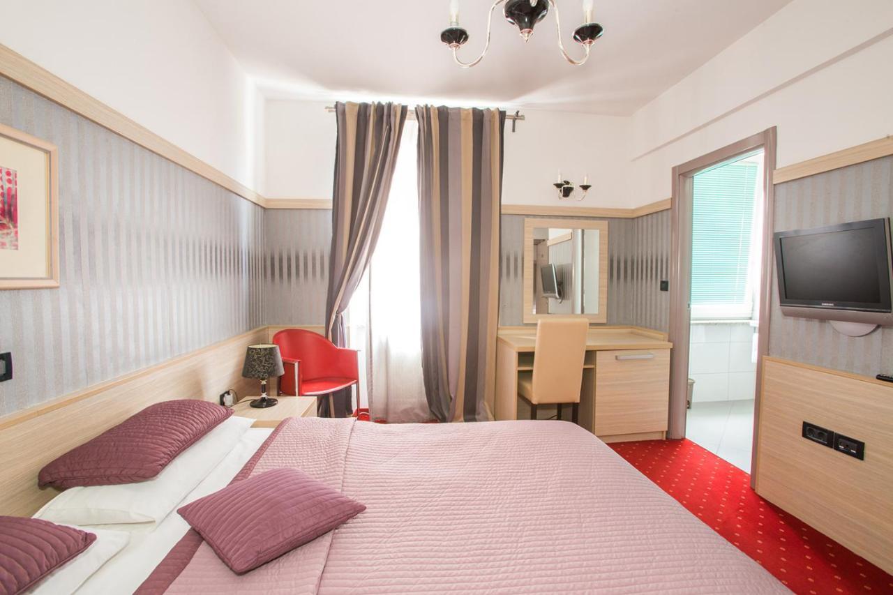 Hotel Galija Pula Eksteriør billede